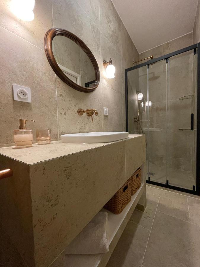 Villa Campana - *
